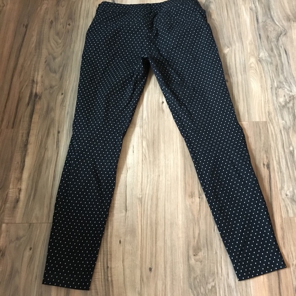 Old Navy Pixie Skinny Pant 8 - Picture 5 of 8